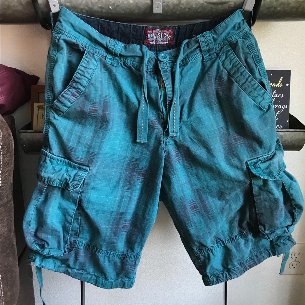 Cargo Shorts with belt - Picture 1 of 8